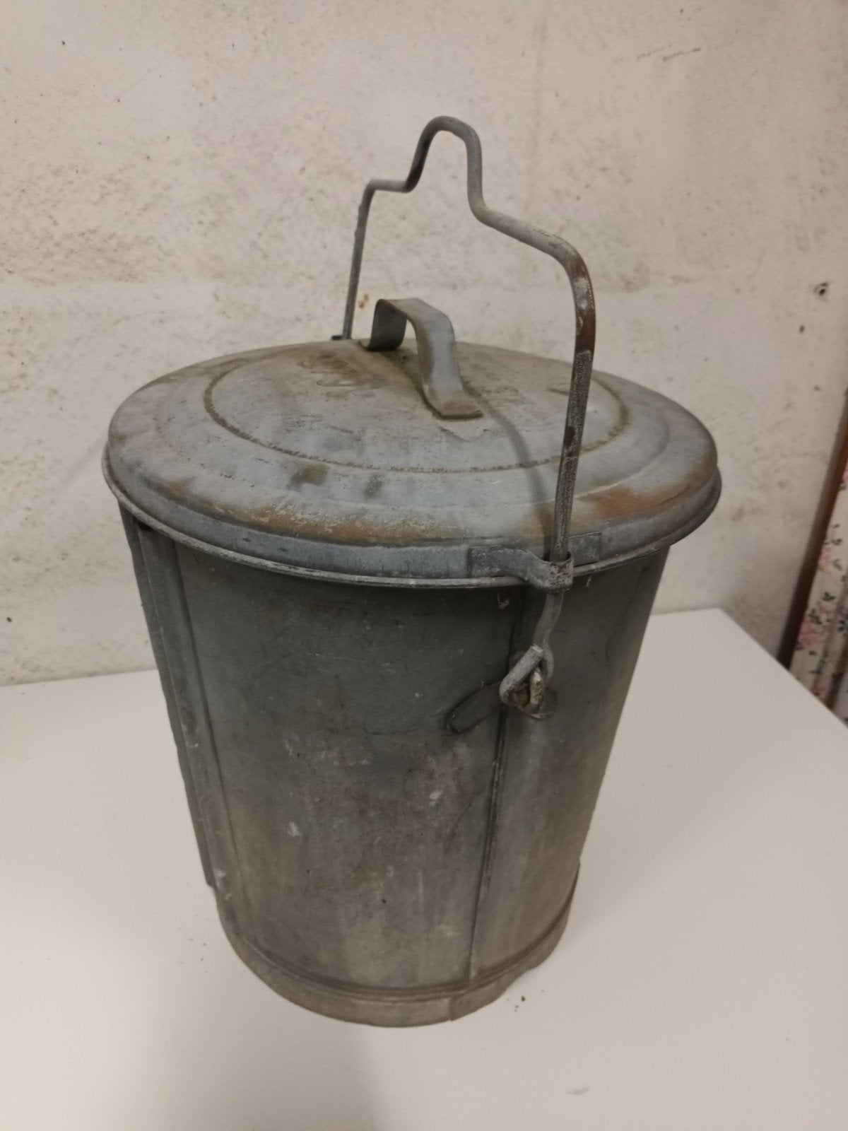 Vintage zinken vuilnisemmer met deksel (Brocante / Asemmer), Enlèvement, #€#, ###, ###