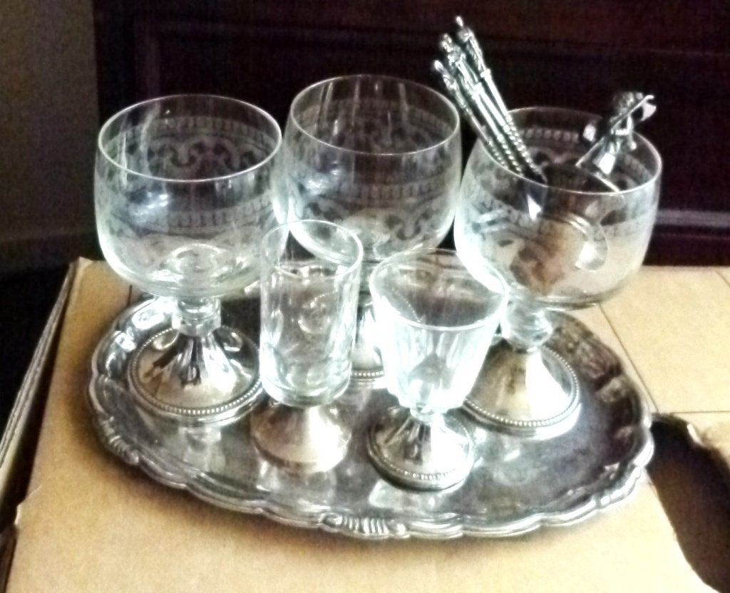 plateau en argent avec 5 verres taillés et cuillères, Antiquités & Art, Enlèvement ou Envoi