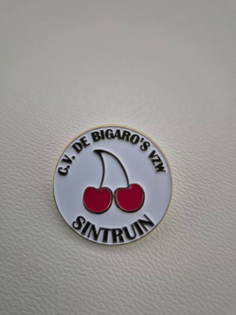 Pin carnaval C.V. De Bigaro's Sint Truiden, Enlèvement ou Envoi