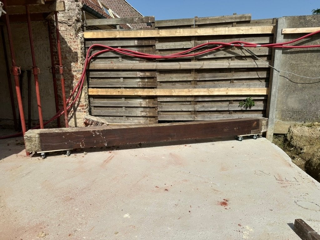 Massieve eiken balk 4,7m, Bricolage & Construction, Bois & Planches, 50 mm ou plus, 300 cm ou plus, Chêne, Enlèvement