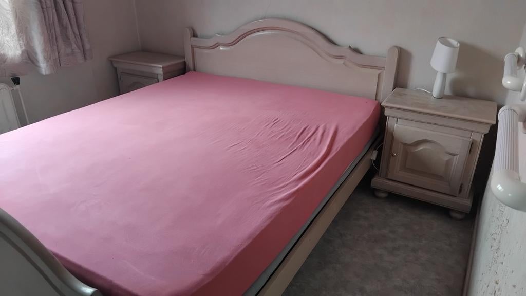 Tweepersoonsbed met boxspring en matras + 2 nachtkastjes, Huis en Inrichting, Ophalen, Gebruikt, Tweepersoons