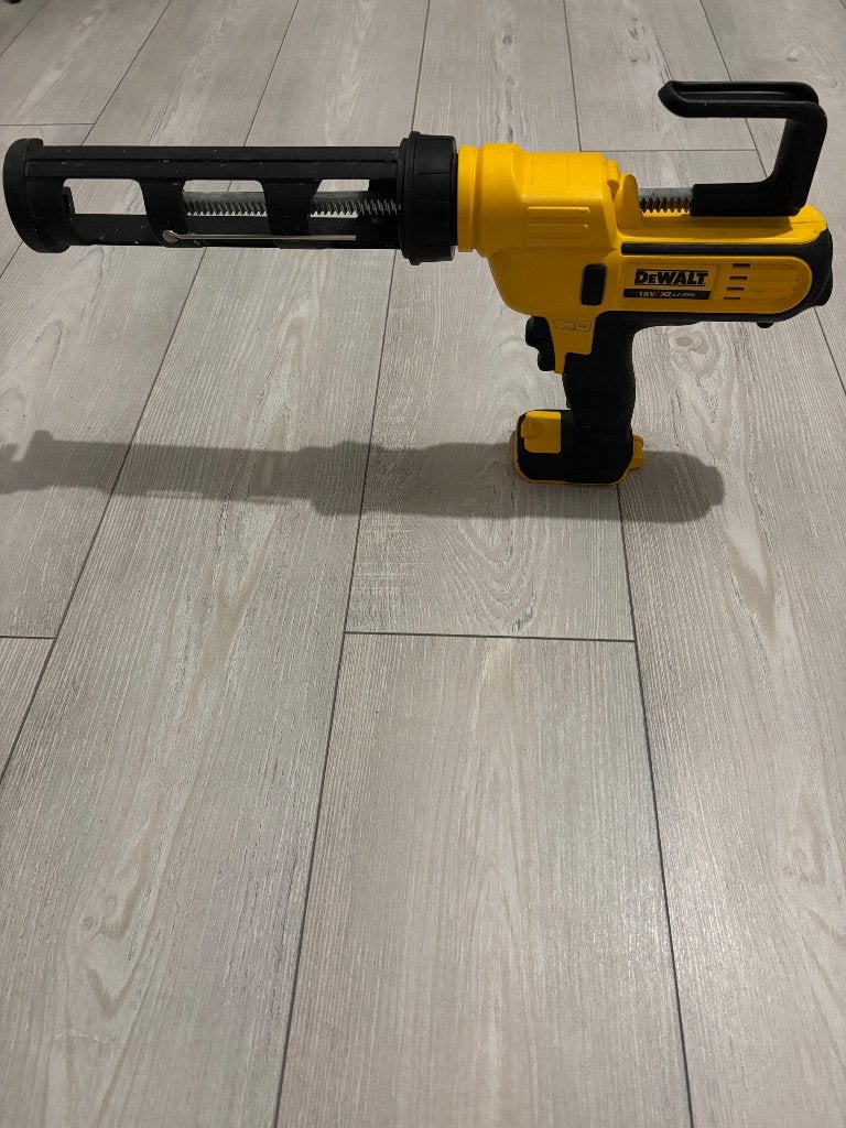 DeWalt 18V XR kitpistool (DCE560), Ophalen, Zo goed als nieuw