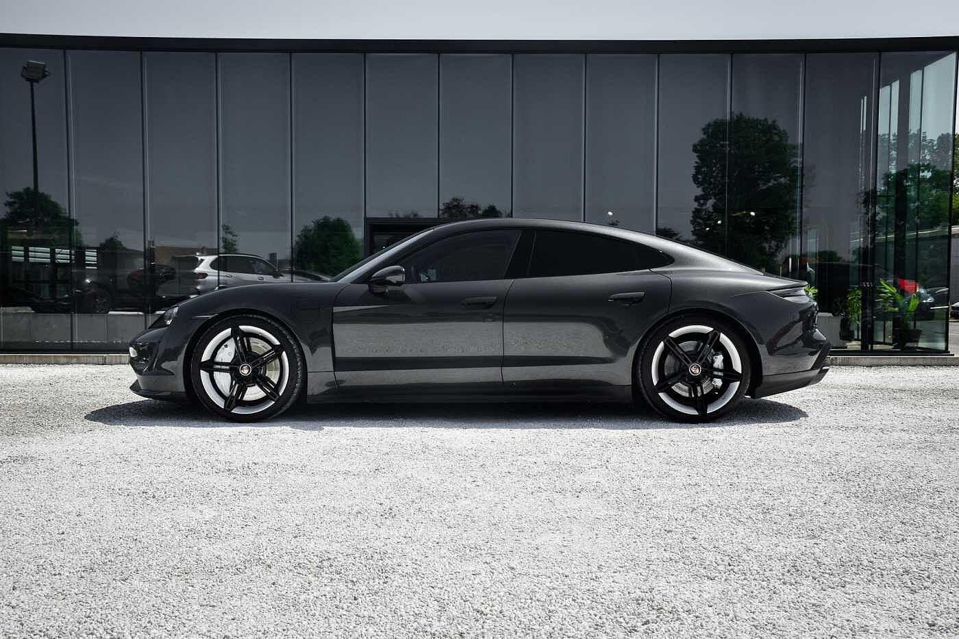 Porsche Taycan Turbo RearAxle 2nd Display 21' Alu Matrix Pan, Autos, Porsche, Cuir, Argent ou Gris, Achat, 460 kW