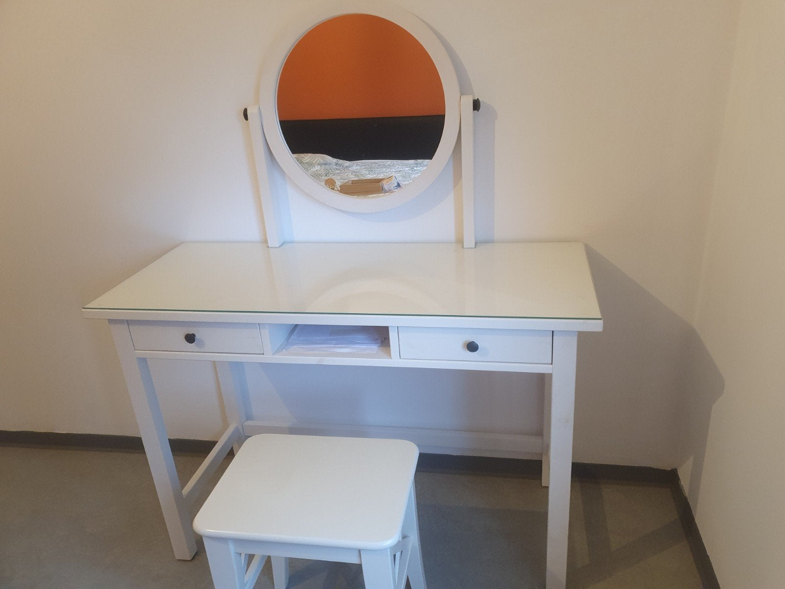 Make up tafel, Enlèvement