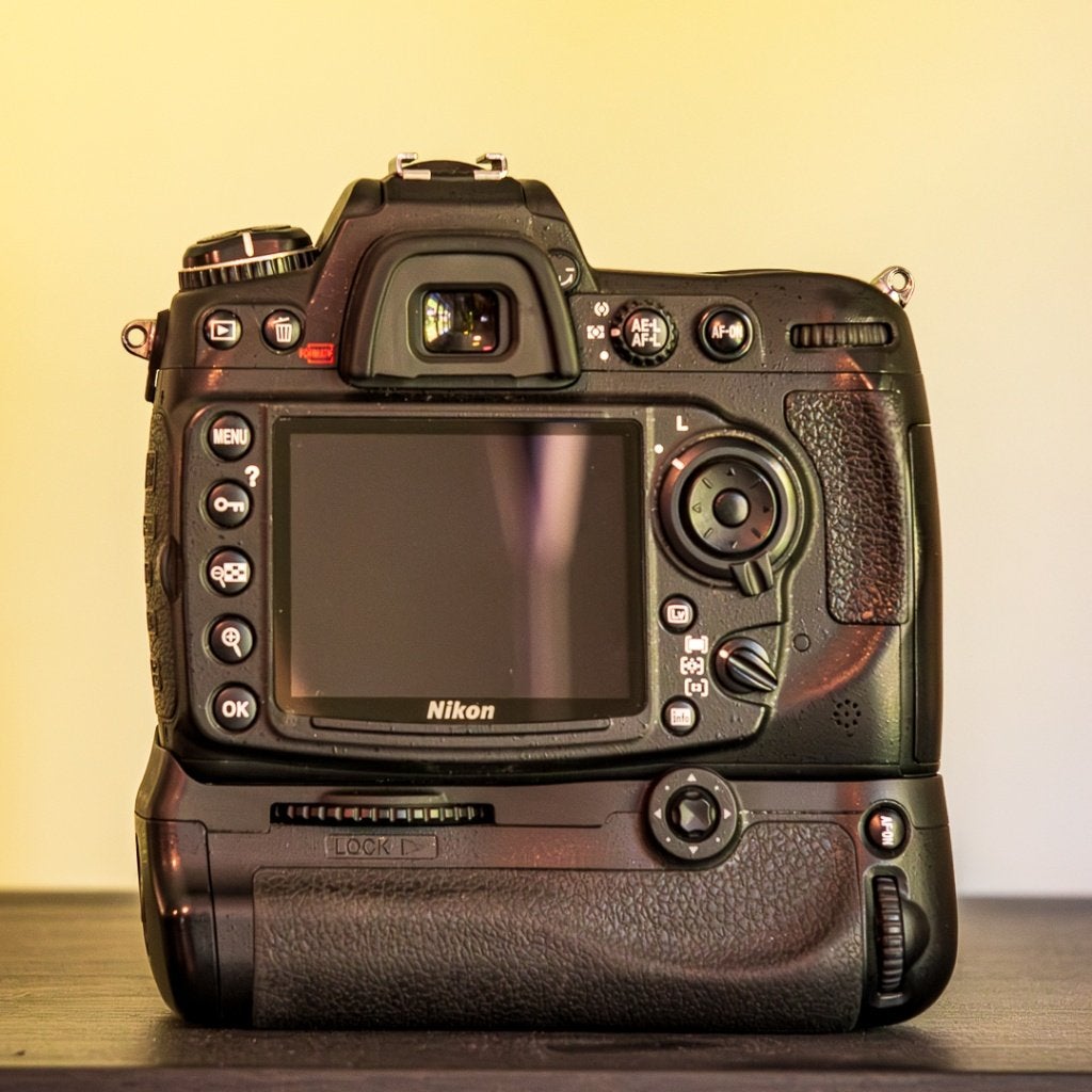 Nikon d300s met batterypack nikon mb d10, TV, Hi-fi & Vidéo, Sans zoom optique, 12 mégapixels, Comme neuf, Enlèvement