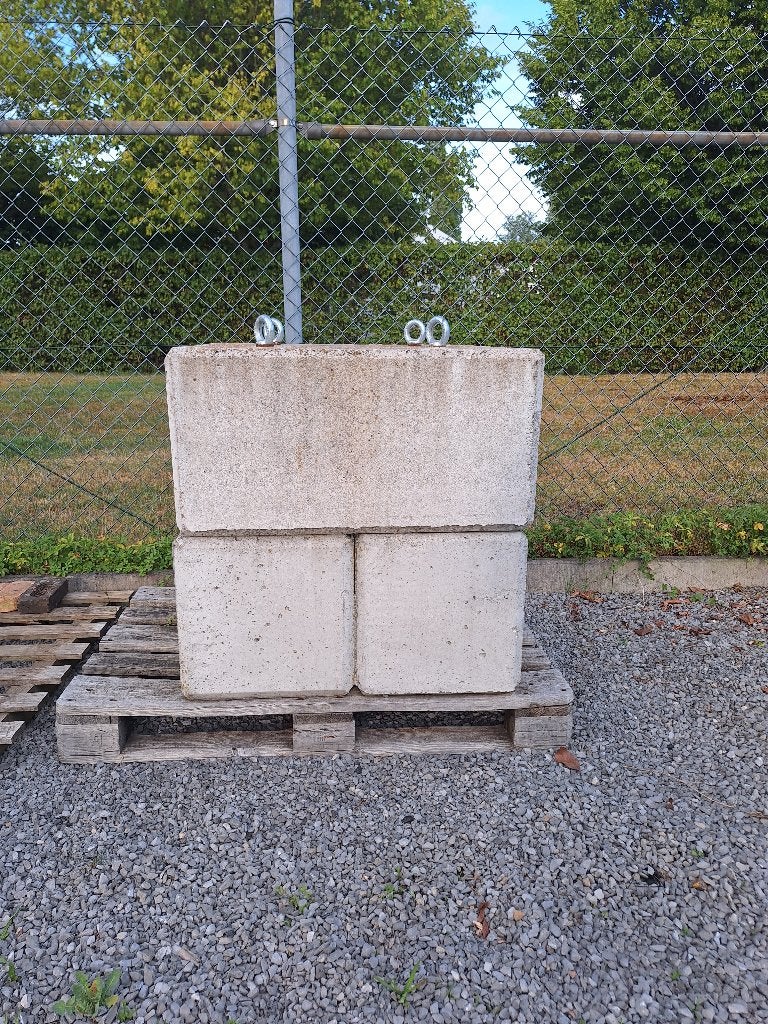 Betonnen blok met haken - 4 stuks, Ophalen, Zo goed als nieuw