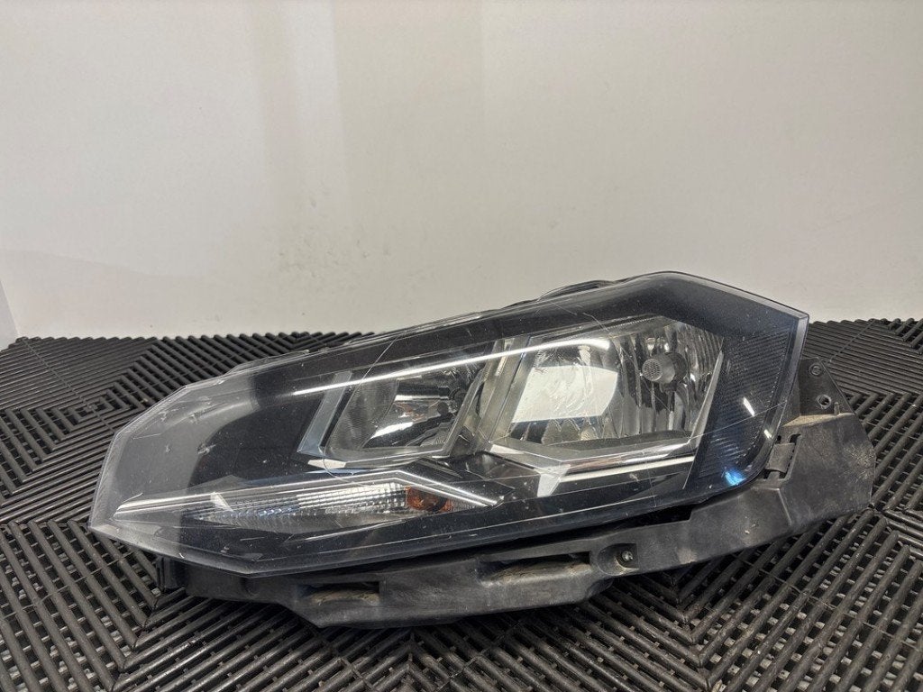 KOPLAMP LINKS Volkswagen Polo VI (AW1) (|2G1941005|), Gebruikt, Volkswagen, Valeo, 100, rue de Courcelles
75017  Paris, FR