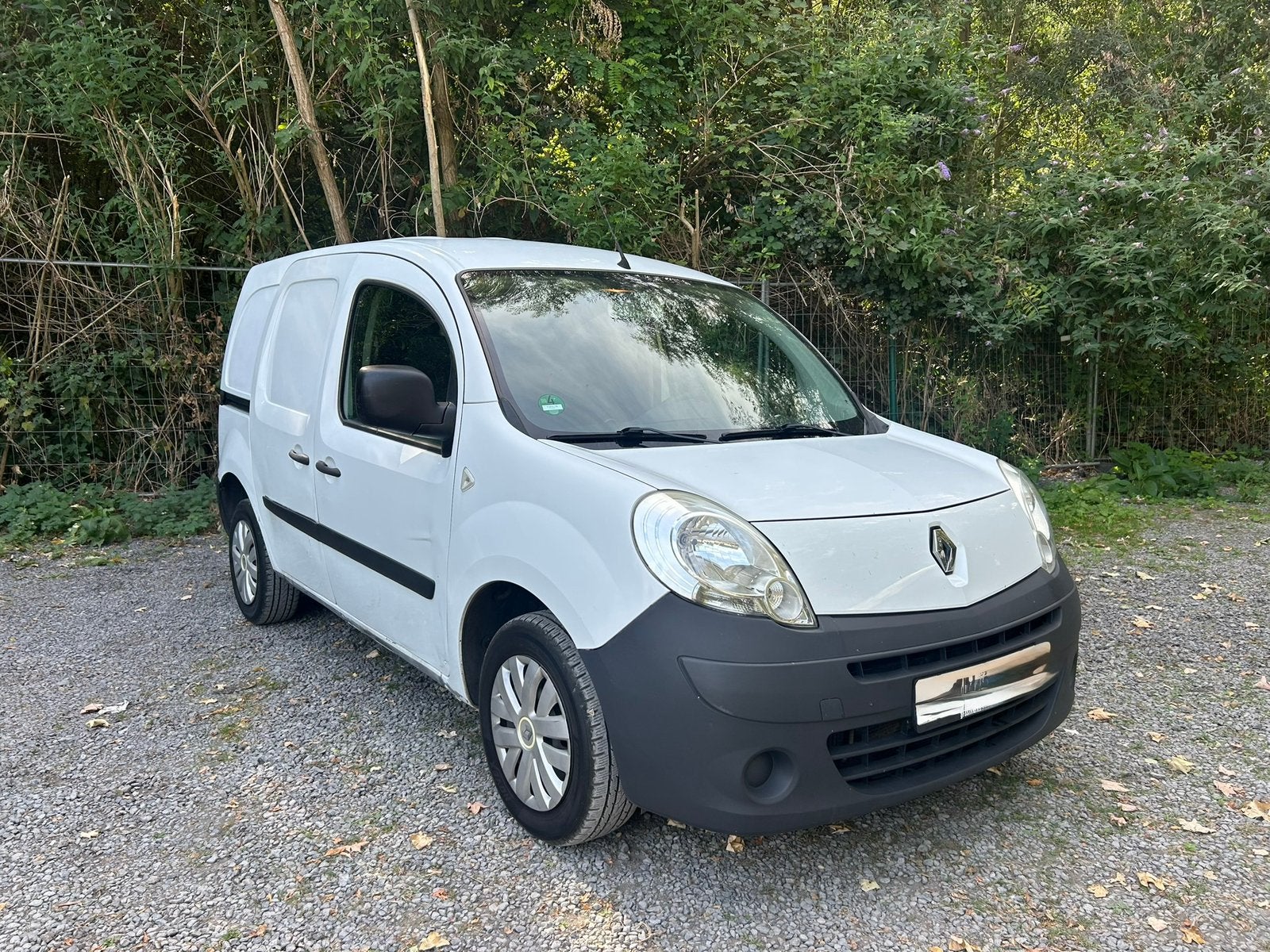 Goed rijdende bestelwagen , Airco !! met roze formulier, Euro 5, Stof, 1498 cc, Zwart