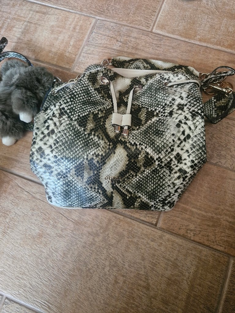 Handtas echte Gues, Handtassen en Accessoires, Tassen | Damestassen, Ophalen, Zo goed als nieuw, Groen, Handtas
