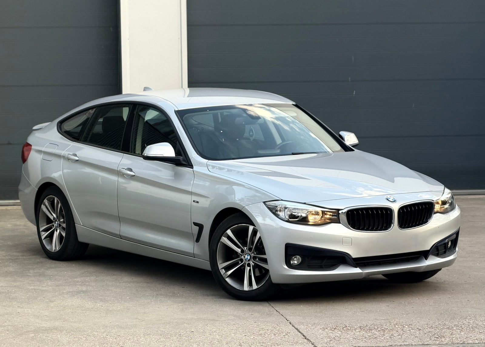 BMW 318D GT | 2015 | EURO 6B, Auto's, BMW, Particulier, 3 Reeks GT, Elektrische ramen, Diesel, Euro 6, Automaat, Leder, Dealer onderhouden