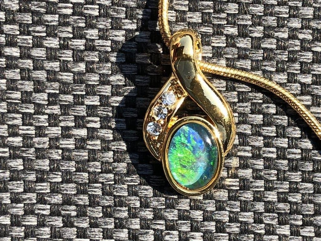 Collier rempli d'opales triplet 8X6 or 14 carats avec 3 zirc, Neuf, Enlèvement ou Envoi, Or, Avec pierre précieuse
