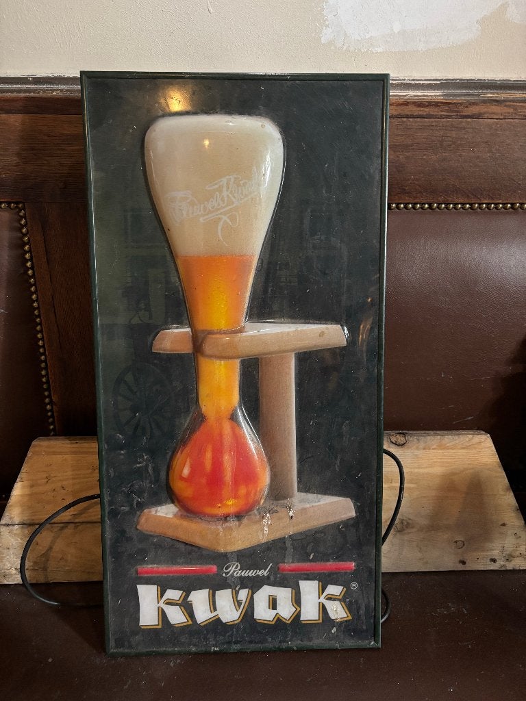 Enseigne lumineuse Pauwel Kwak en relief – bière, Panneau publicitaire, N/a, N/a, Enlèvement