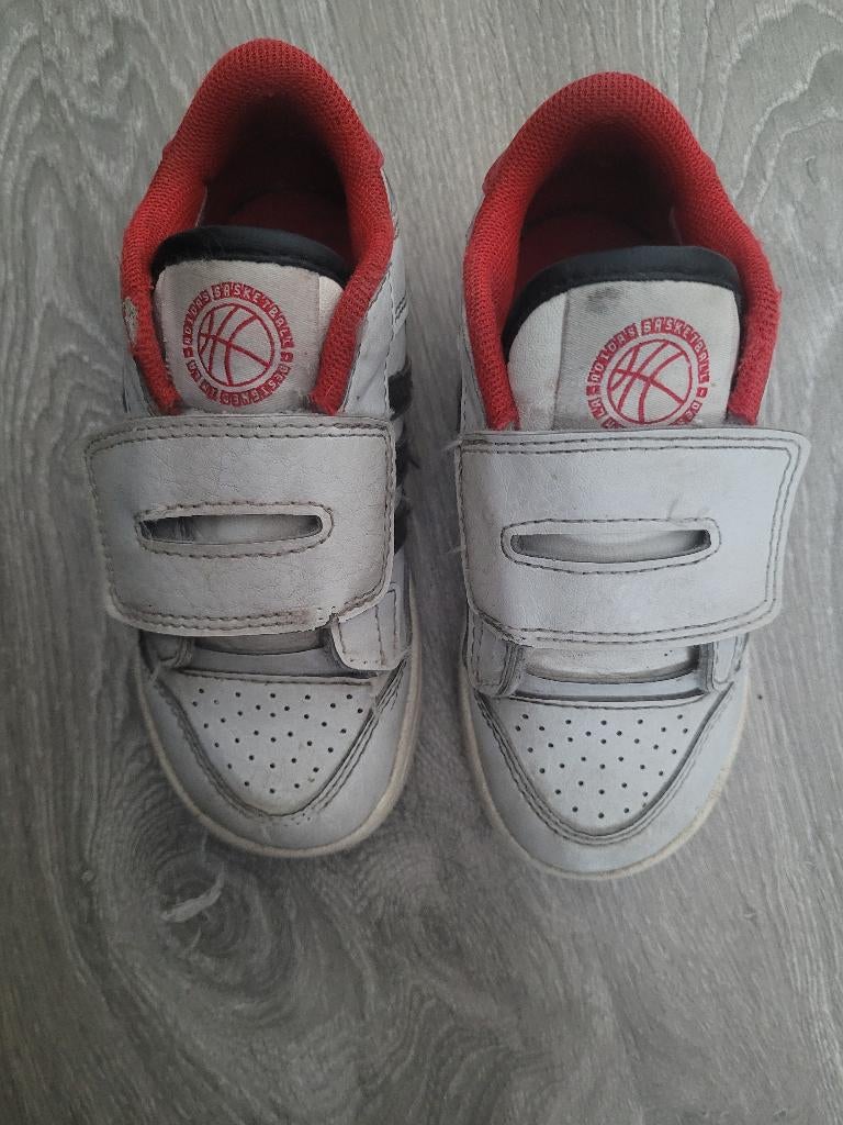 Basket enfant 27, Adidas, Garçon ou Fille, Enlèvement, Utilisé