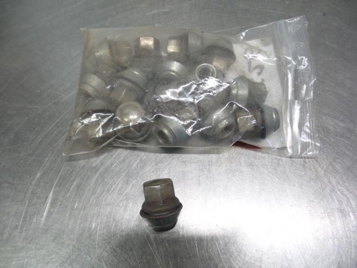 Wielbouten set van een Mazda 2 (2 03-), Auto-onderdelen, Remmen en Aandrijving, Mazda, Gebruikt, 3 maanden garantie, Ophalen of Verzenden