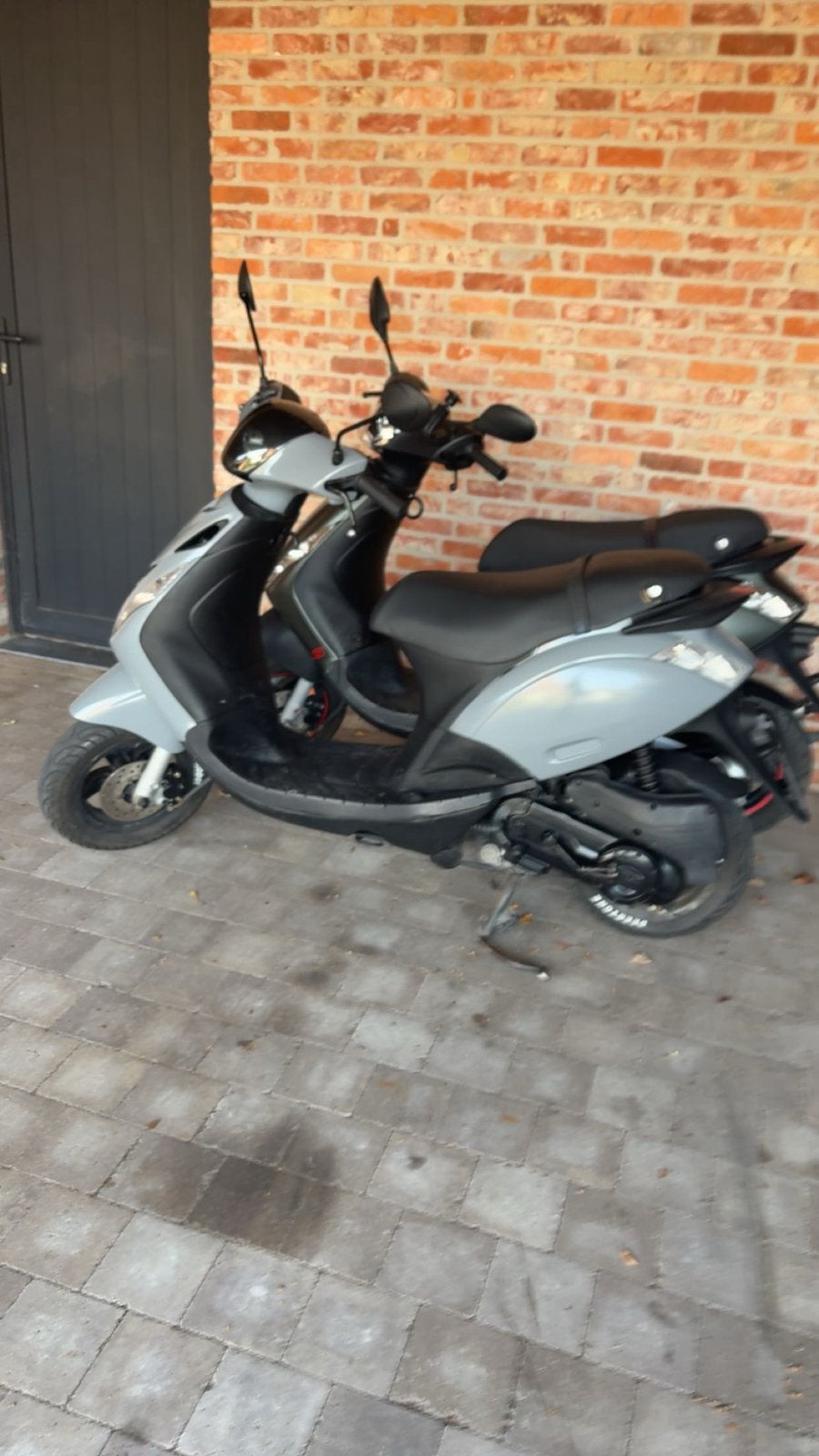 Grijze zip piaggio sp, Ophalen, Zo goed als nieuw, Zip