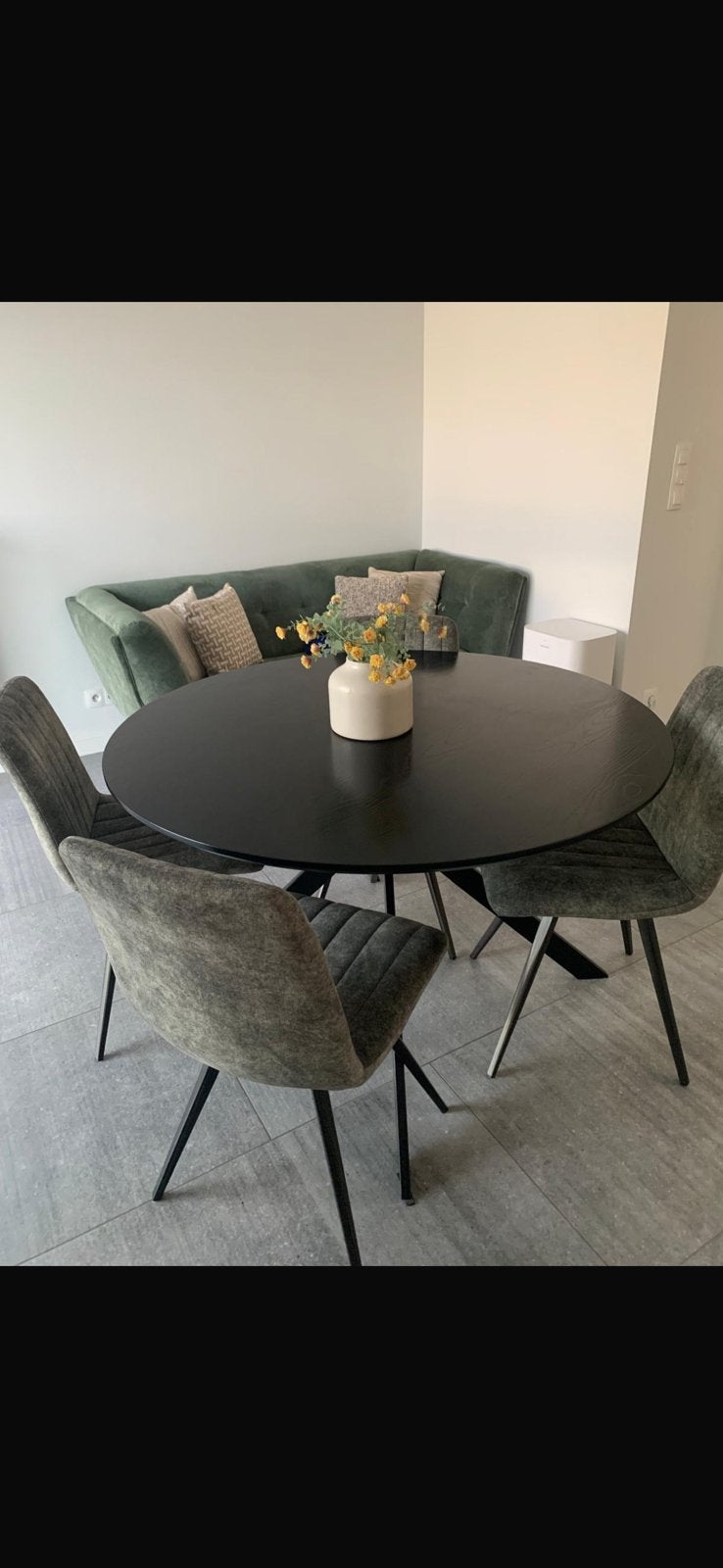 Tafel en 4 stoelen, Ophalen, Zo goed als nieuw