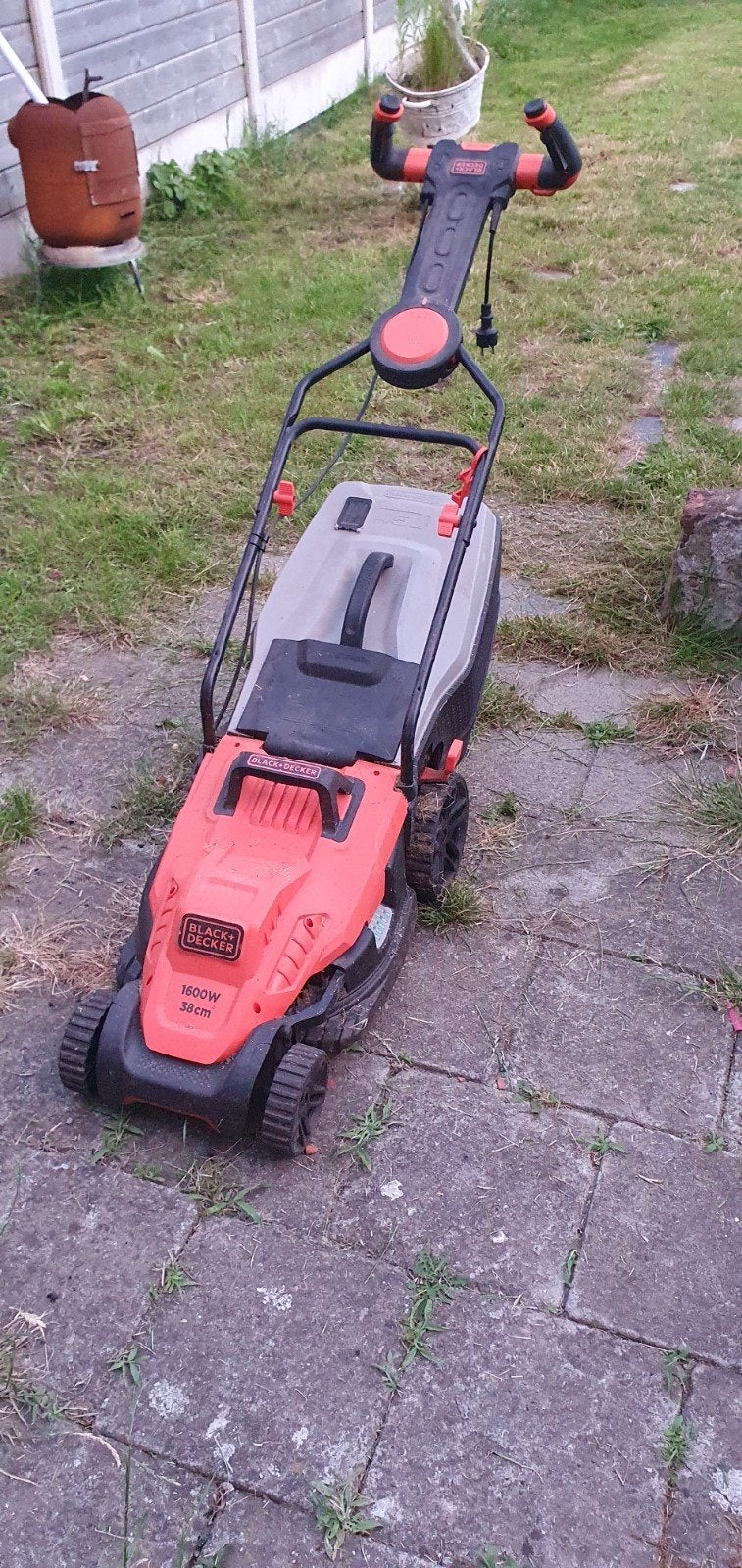 Black en Decker Elektrische grasmaaier 1600w, Ophalen, Elektrische grasmaaier