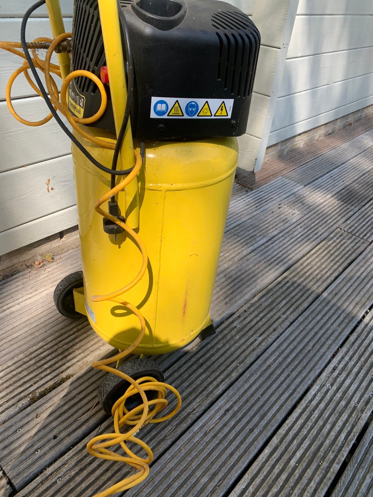 Verplaatsbare compressor, Doe-het-zelf en Bouw, Compressors, Ophalen, Zo goed als nieuw