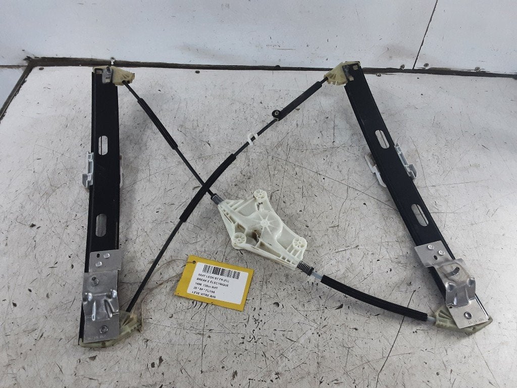 VITRE MECANISME AVANT GAUCHE Seat Leon ST (5FF) (5F4837461), Mevr. I. Hauben, Utilisé, Rue de l'Espoir 34 34
4030  GRIVEGNÉE, BE