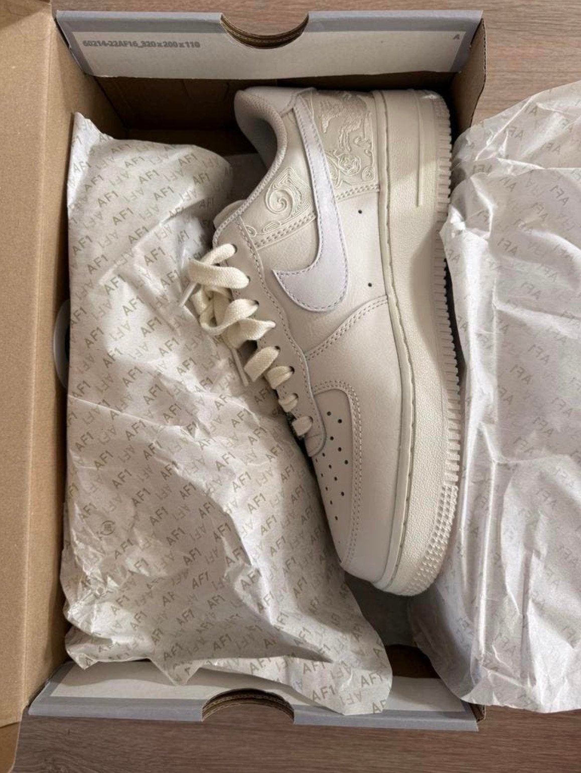 Nike Air Force 1 ‘07 SE ‘LNY’ maat 40,5, Wit, Nike, Nieuw, Ophalen of Verzenden