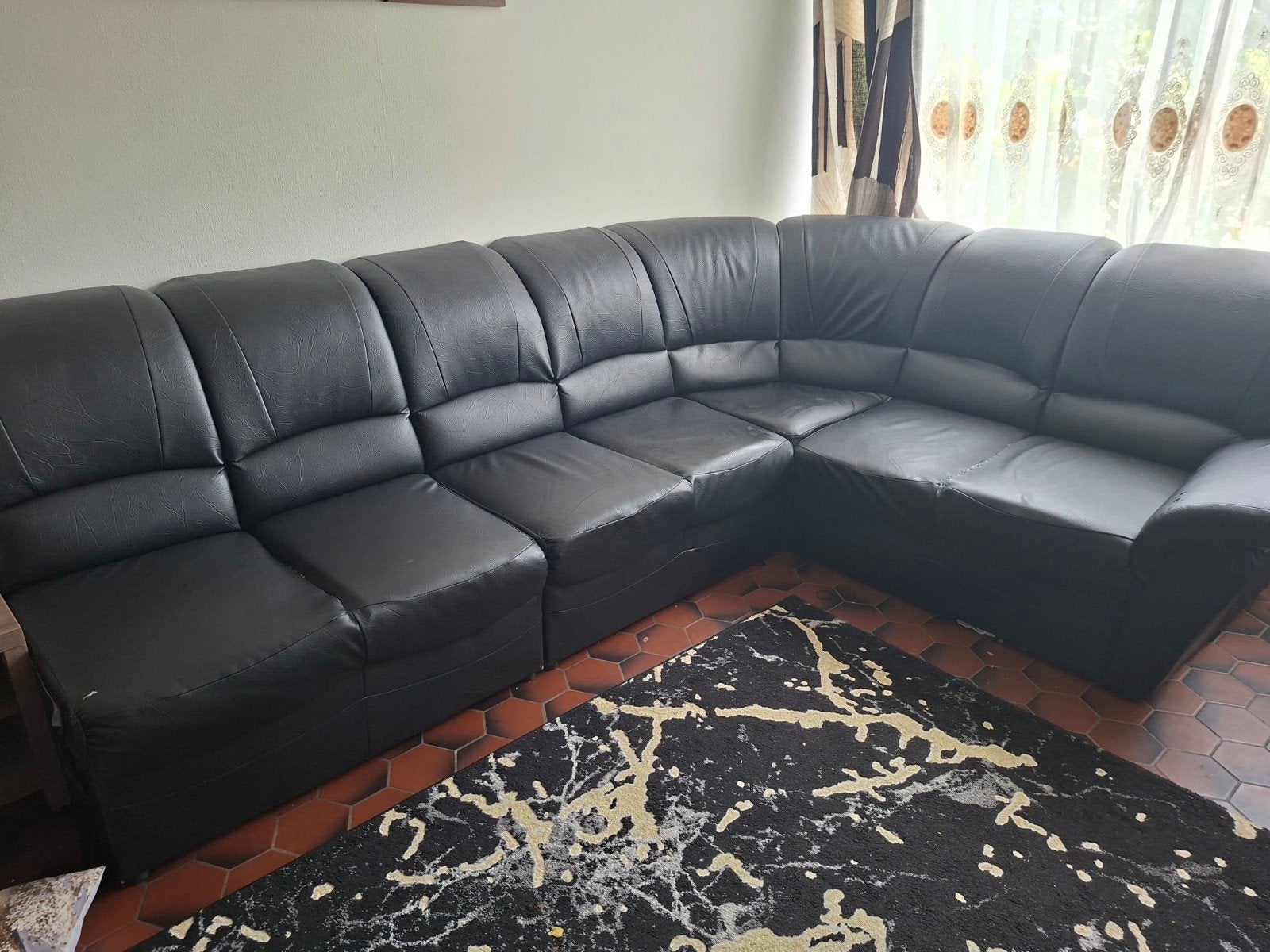 Canapé d'angle noir confortable gratuit — Genk, Maison & Meubles, Canapés | Coins salons complets, Utilisé, Cuir, Enlèvement