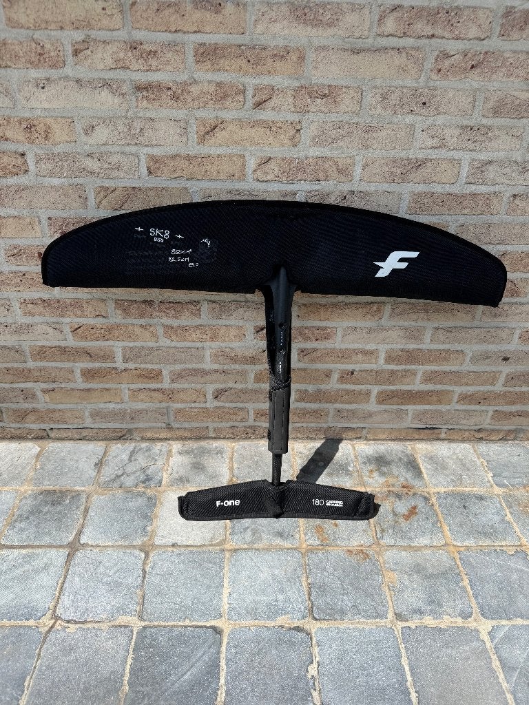 F-One Skate 850 V1, Sports nautiques & Bateaux, Aile de surf, Enlèvement, Utilisé, Wingsurf hydroptère