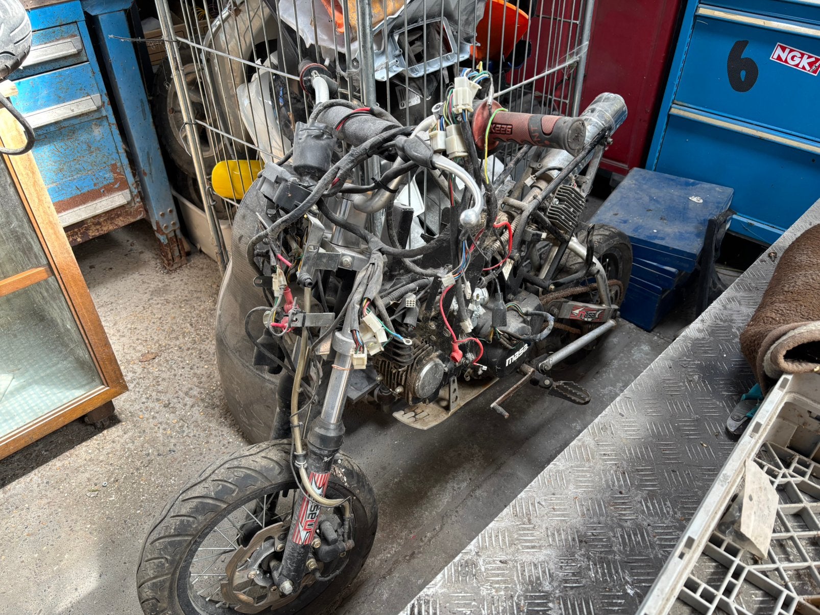 Masai 125cc pitbike Straat legaal. opmaak of Onderdelen., Fietsen en Brommers, Minibikes, Midibikes en Pitbikes, Ophalen, Zo goed als nieuw