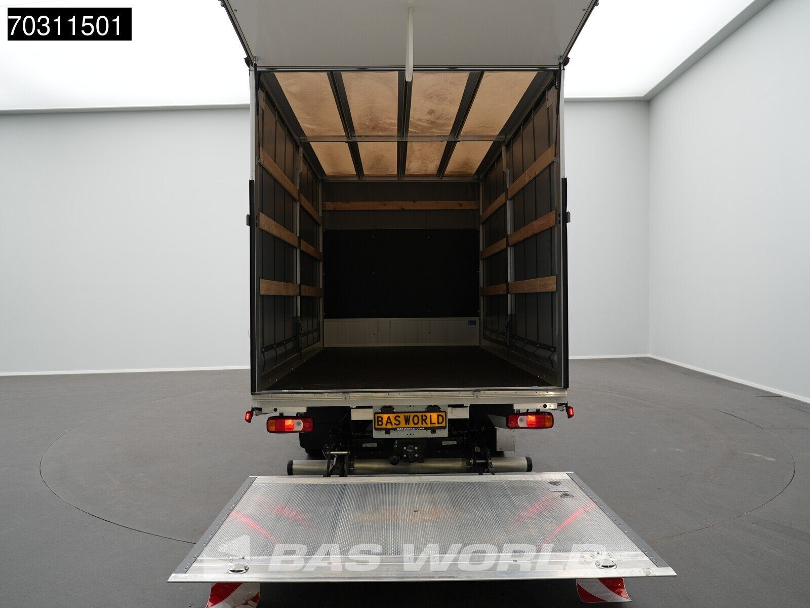 Iveco Daily 35C21 3.0L Laadklep 3,5t Trekhaak Automaat Dubbe, Auto's, Stof, Euro 6, 4 cilinders, Iveco