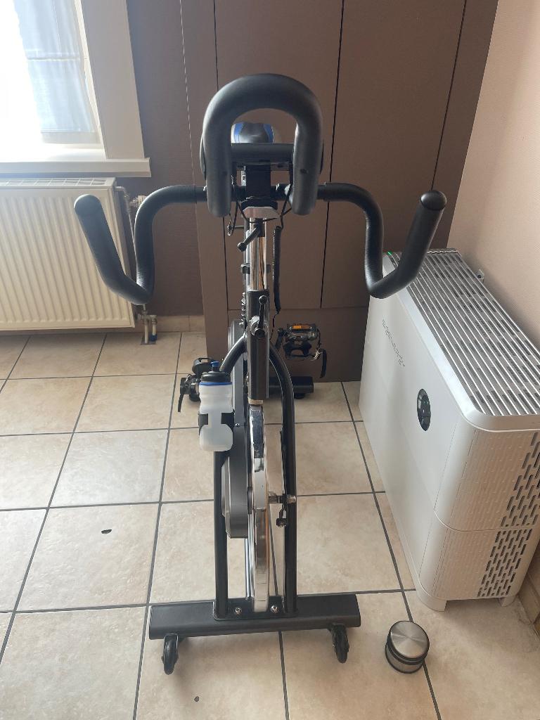 Hometrainer, Sport en Fitness, Fitnessapparatuur, Ophalen, Gebruikt, Benen, Hometrainer