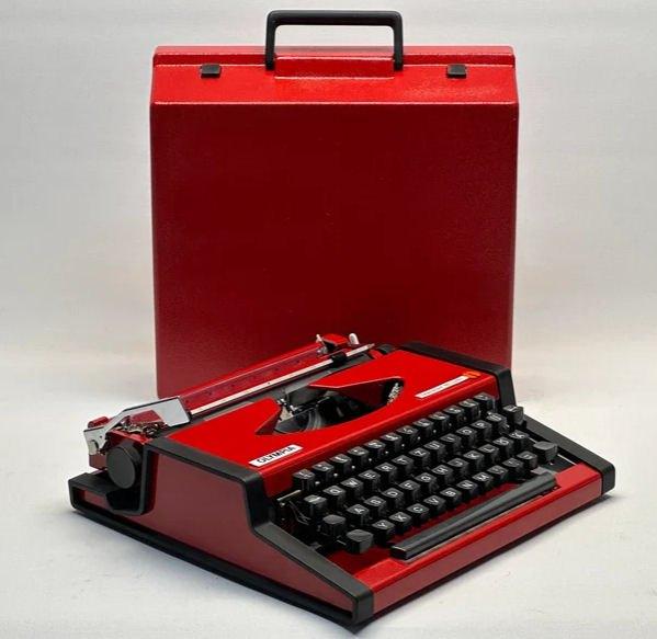 OLYMPIA TRAVELLER DE LUXE 1969, Enlèvement ou Envoi, Utilisé