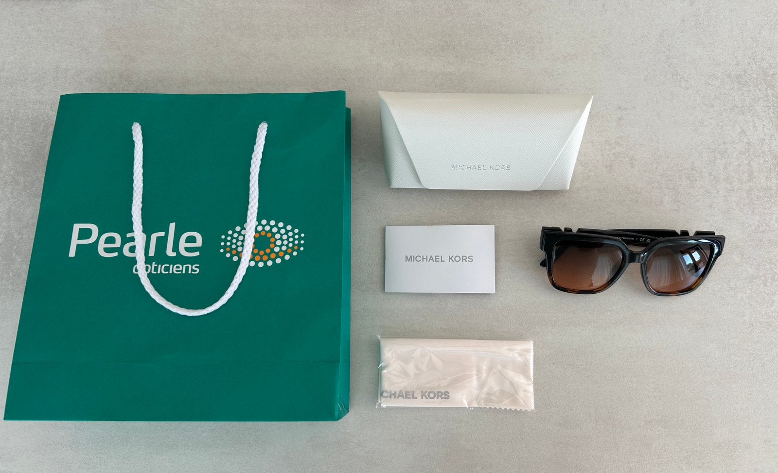 NIEUW! Zonnebril Michael Kors, Handtassen en Accessoires, Zonnebrillen en Brillen | Dames, Ophalen, Zo goed als nieuw, Zonnebril