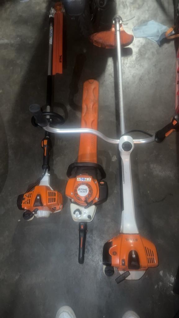 Stihl haagschaar op stok heggenschaar en kanten maaier, Ophalen, Zo goed als nieuw