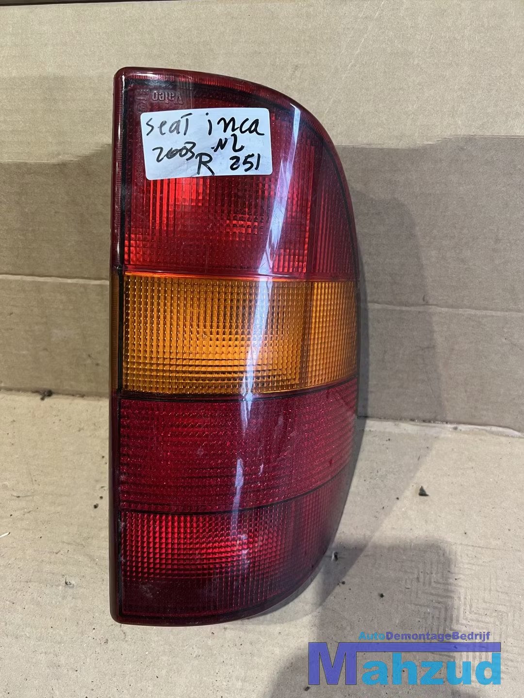 SEAT INCA Rechts achterlicht right backlight, Autovia A-2, Km 585 585
08760  Martorell, ES, SEAT S.A., Utilisé, Customercare@seat.es