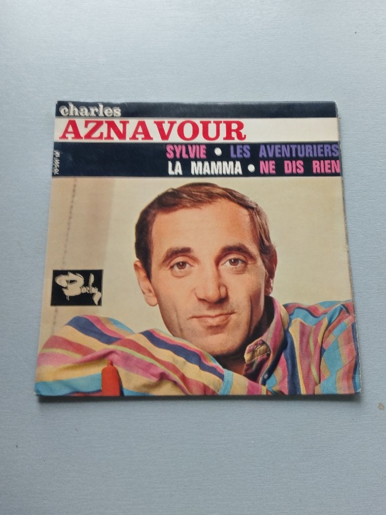 EP 45t Aznavour La mama, CD & DVD, Vinyles Singles, Enlèvement ou Envoi, Utilisé, 7 pouces, EP