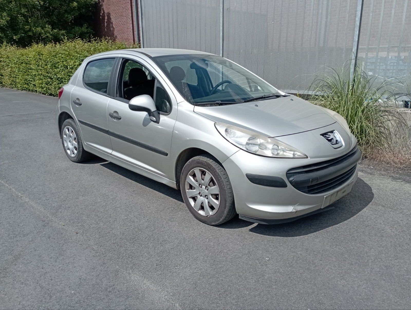 Peugeot 207 1.4 essence, Auto's, Zwart, 4 cilinders, Bruin, Bedrijf