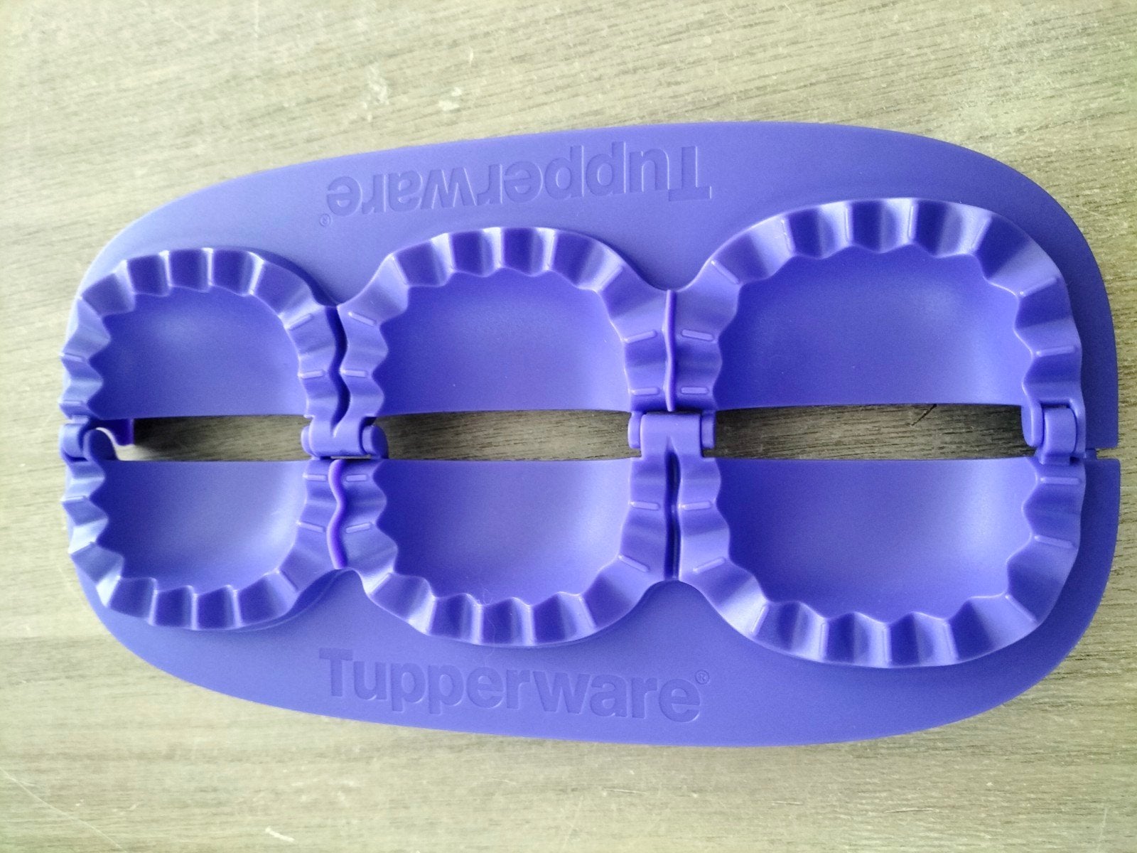Tupperware - Ravioli maker, Huis en Inrichting, Keuken | Tupperware, Ophalen of Verzenden
