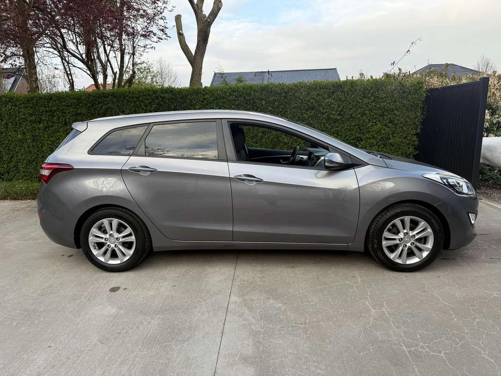 Hyundai i30 i30 SW 1.4i Comfort (bj 2014), Euro 5, Gebruikt, 4 cilinders, 1820 kg
