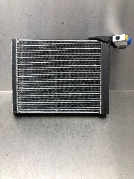 AIRCOVERDAMPER Toyota Yaris III (P13) (|75003700|), Gebruikt, Toyota