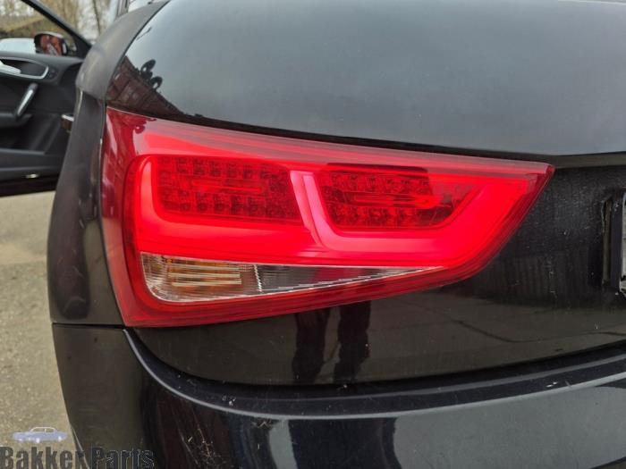 Feu arrière gauche d'un Audi A1, -, -, 3 mois de garantie, Audi