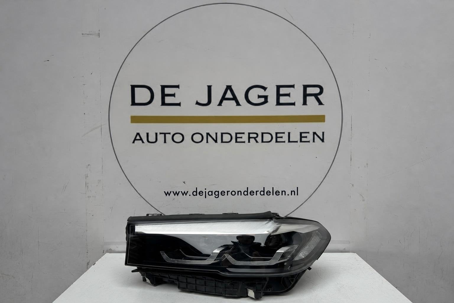 BMW 5 G30/G31 FL Full LED koplamp links 5A26FA3, Petuelring 130
80788  Munich, DE, Gebruikt, Info@bmw.de, BMW