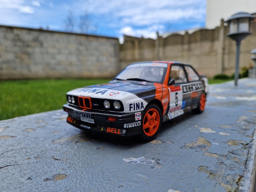 BMW M3 E30 Rally Ypres 1990 - Échelle 1/18 - PRIX : 49€, Enlèvement ou Envoi, Neuf, Voiture, Solido