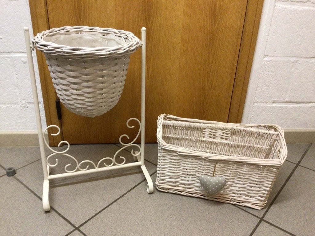Lot cache pot sur pied + porte revues, Enlèvement