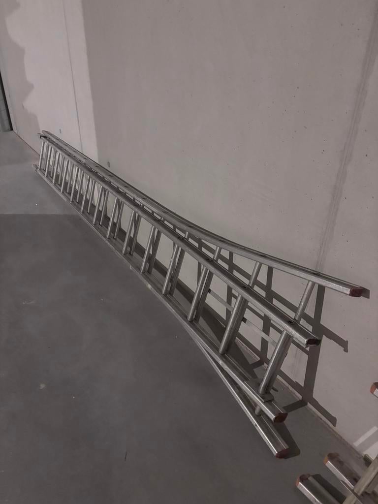 Dubbele ladder, Doe-het-zelf en Bouw, Ladders en Trappen, Ophalen, Zo goed als nieuw, Ladder