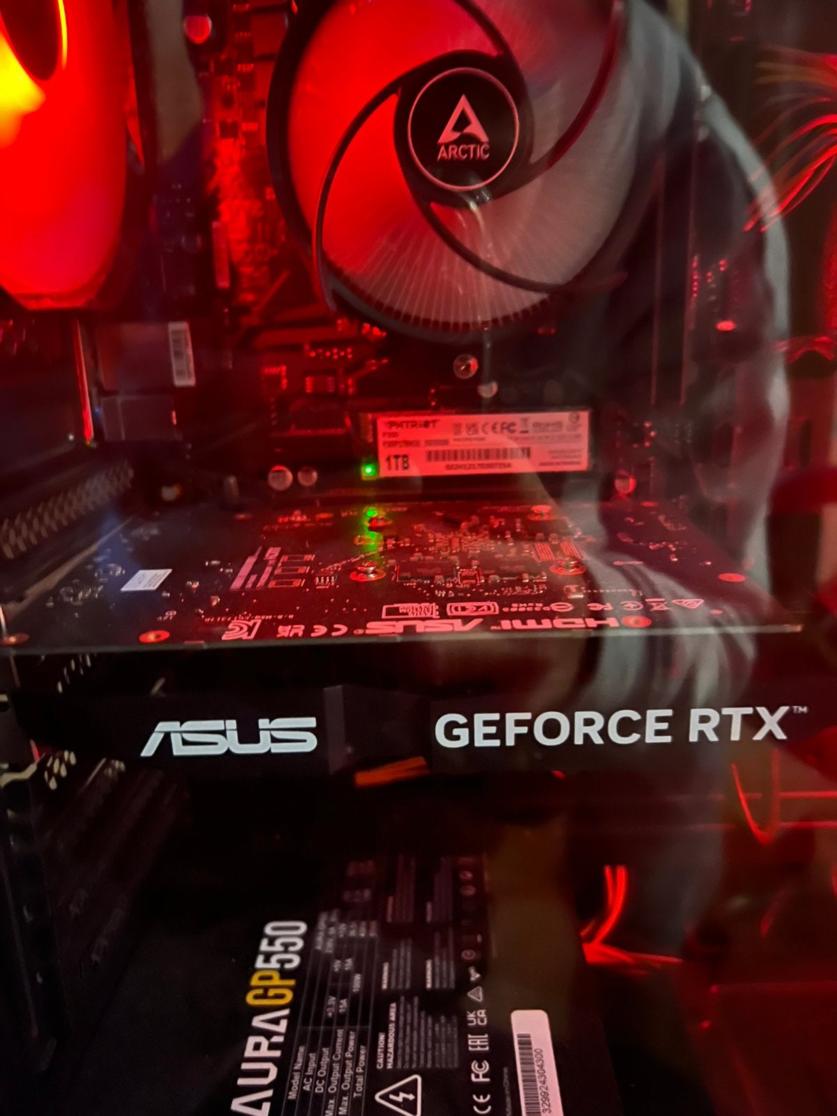 Gaming pc kijk beschrijving, Games en Spelcomputers, Ophalen, Zo goed als nieuw