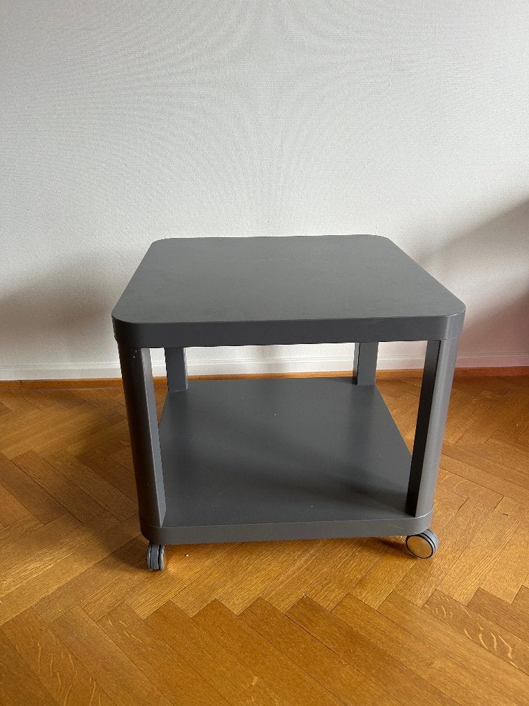 GRATUIT - Table d'appoint sur roulettes IKEA, Maison & Meubles, Moins de 55 cm, Synthétique, Enlèvement, Utilisé