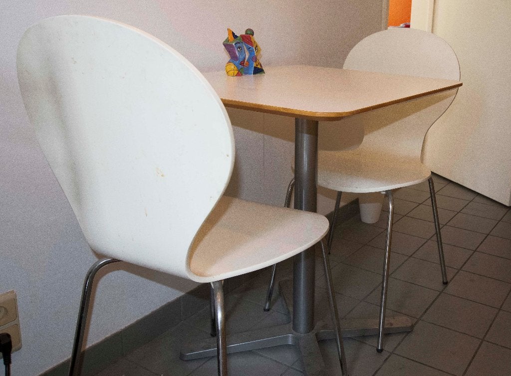tafeltje met 2 stoelen, Huis en Inrichting, Ophalen, Zo goed als nieuw