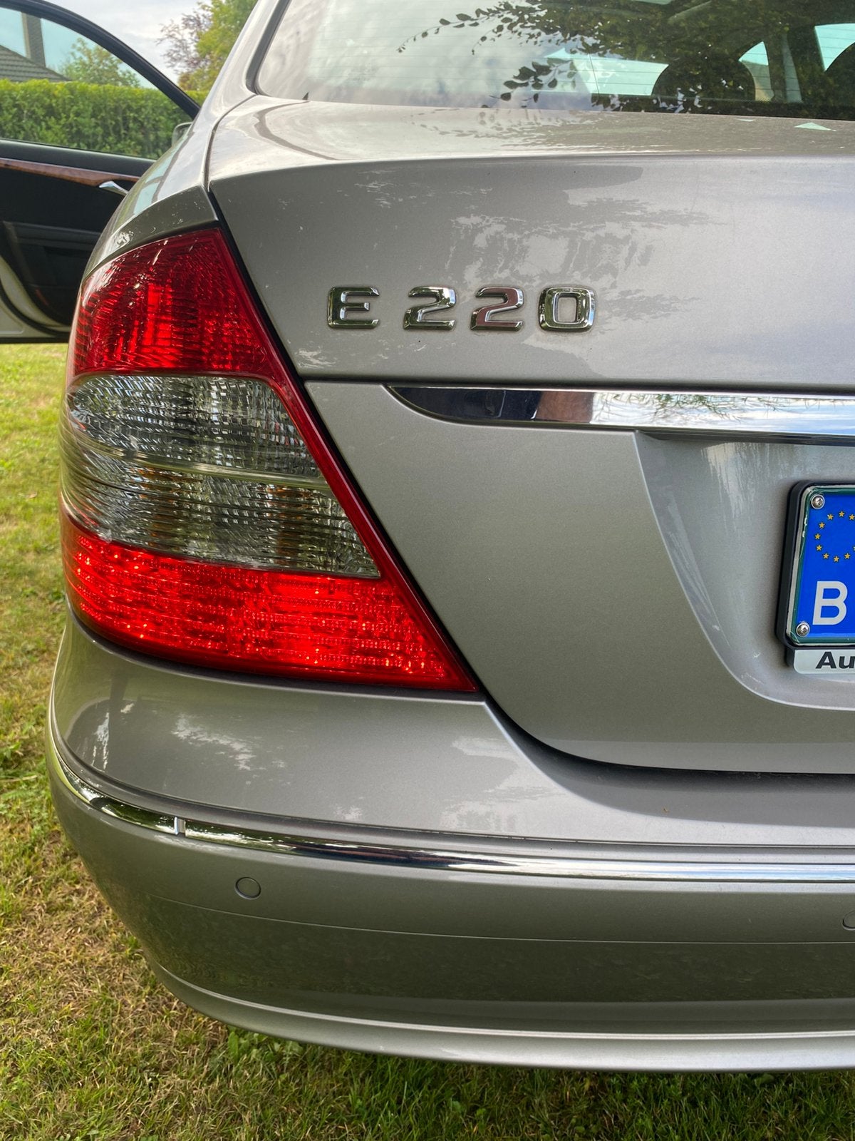 Mercedes E220 CDI Facelift in UITZONDERLIJK  propere staat !, Auto's, Zwart, 4 cilinders, Beige, Bedrijf