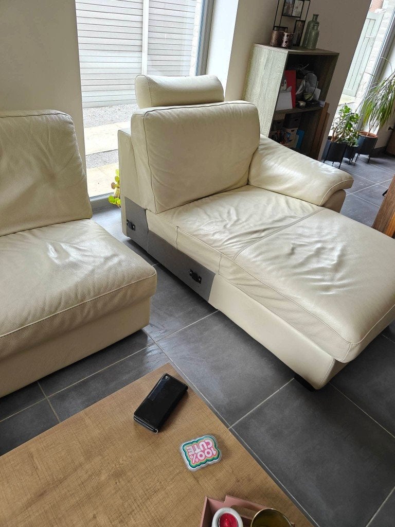 Hoeksalon met poef, Ophalen