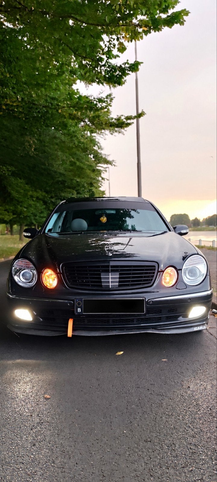 Mercedes-Benz E320 V6 Avantgarde – 2003, Auto's, Automaat, Lichtsensor, Achterwielaandrijving, Beige