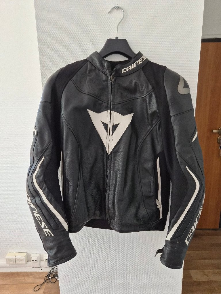Blouson Dainese, Motos, Vêtements | Vêtements de moto, DAINESE, Seconde main, Enlèvement ou Envoi, Manteau | cuir